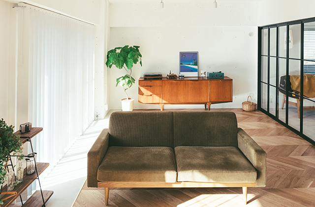 空間を変革し、新たな基準をつくる。快適さを築き、時を超えるスタイルを形に。